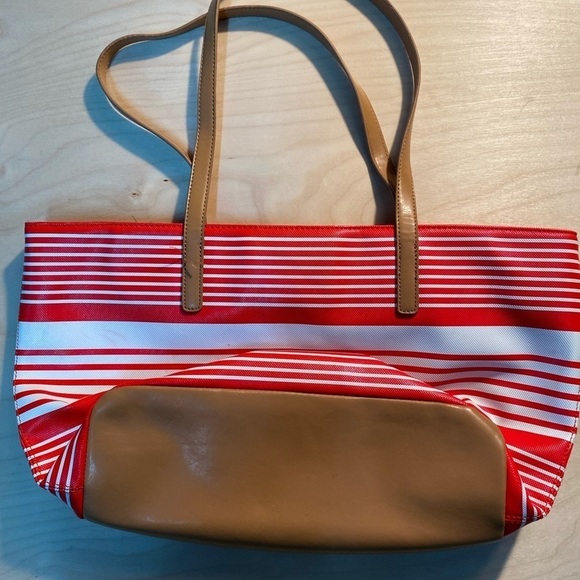 Kenneth Cole Reaction Purse (BU) - Picture 12 of 14